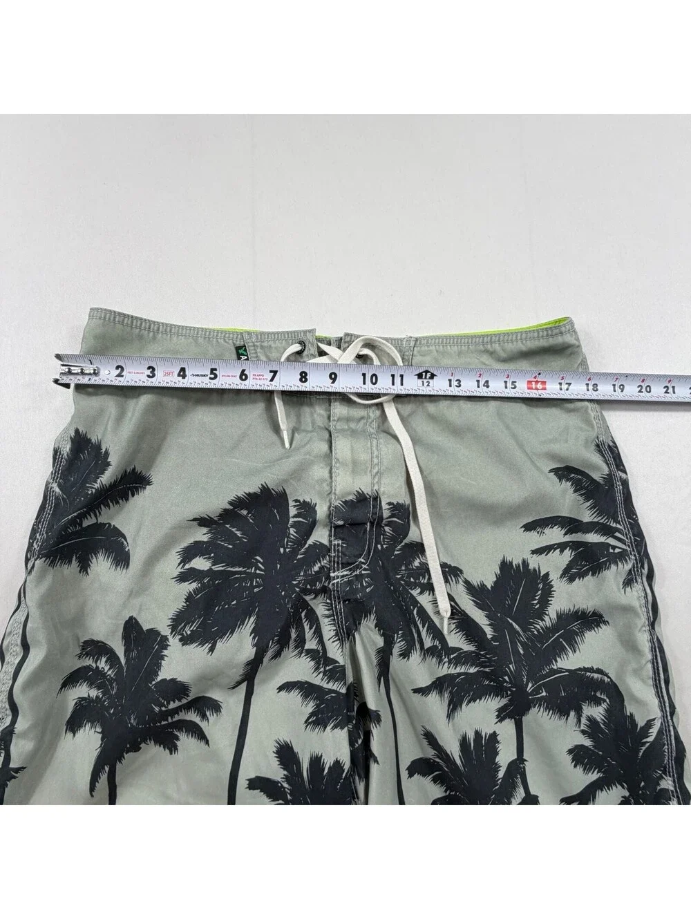 American Eagle AE77 Men's Gray Palm Tree Print Board Shorts Size 34